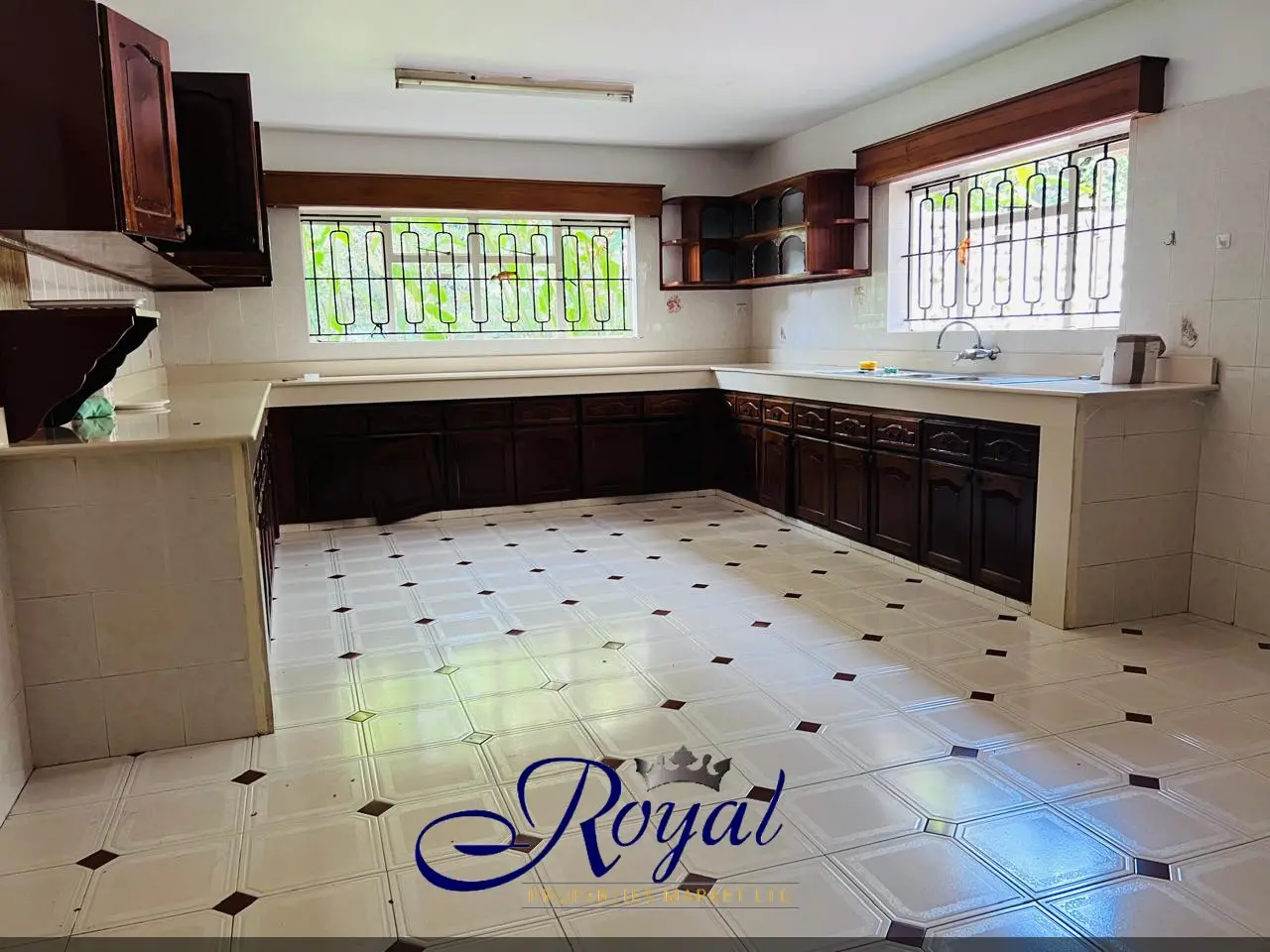 5 bedroom townhouse for rent in Runda